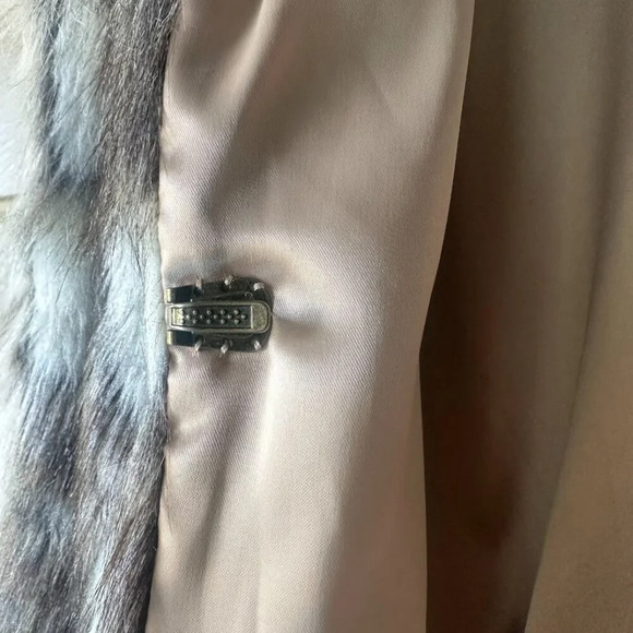 HEARTLOOM FAUX JACKET - Picture 4 of 6